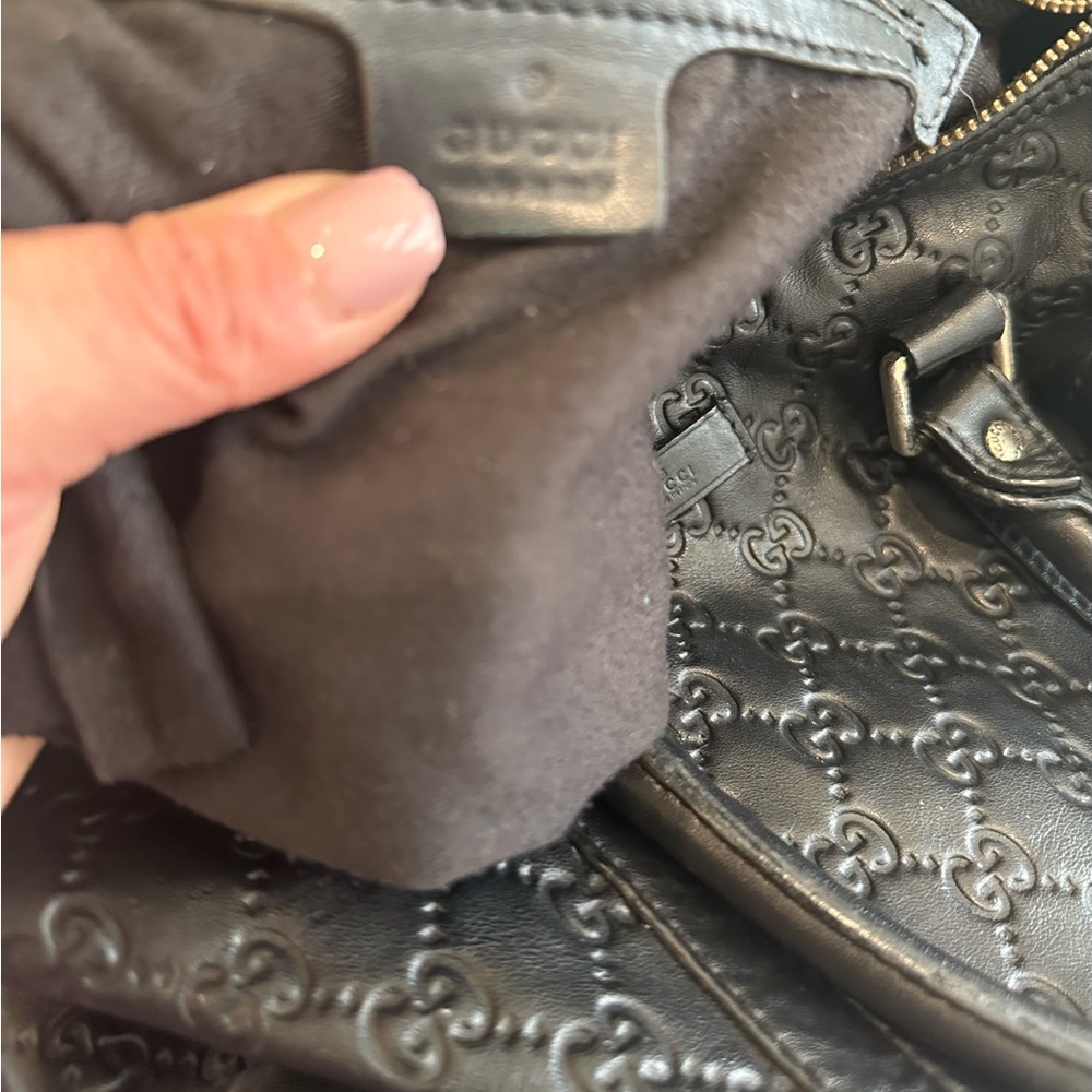Vintage Gucci Black Embossed Leather Bag - Picture 5 of 7